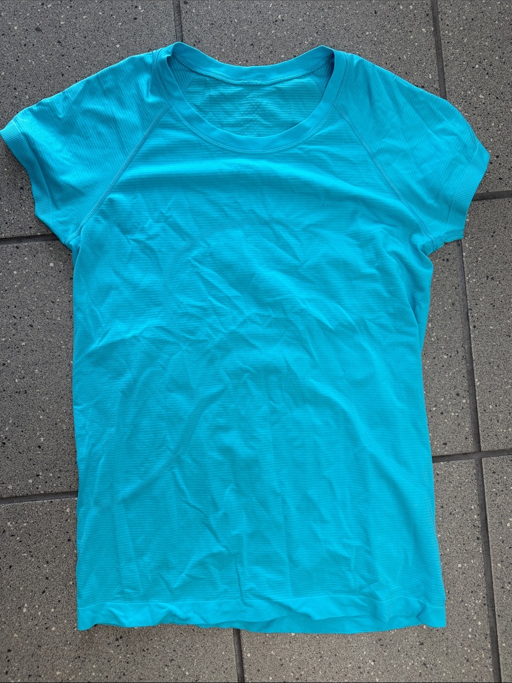 lululemon athletica Turquoise Short Sleeve Scoop Neck Top